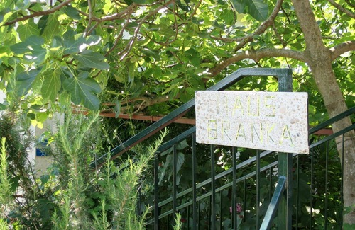 Mosenice Apartment | Cosy apartment for 5 guests with A/C, WIFI, TV and terrace
