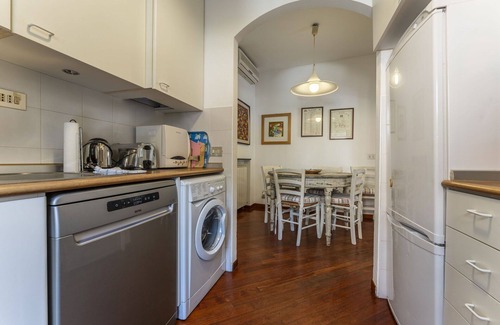 Bogliasco Apartment | Cosy apartment for 5 people with A/C, WIFI, TV, terrace and parking, close to Genoa