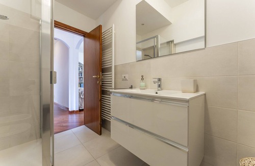 Bogliasco Apartment | Cosy apartment for 5 people with A/C, WIFI, TV, terrace and parking, close to Genoa