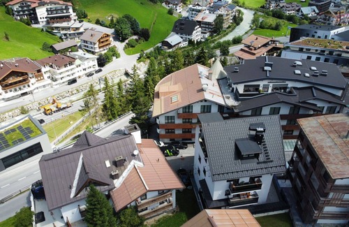 Ischgl Apartment | Cosy apartment for 5 people with WIFI, TV, balcony, pets allowed and parking