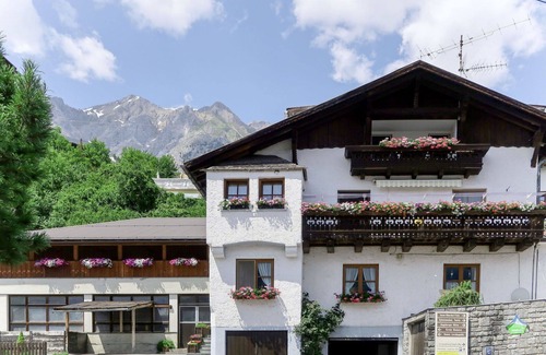 Grins Apartment | Cosy apartment for 5 people with WIFI, TV and balcony