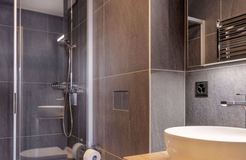 Nendaz Apartment | Cosy apartment for 6 people with WIFI, hot tub, TV, balcony and parking