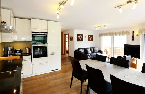 Saas-Fee Apartment | Cosy apartment for 6 guests with WIFI, TV, balcony and pets allowed