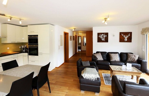 Saas-Fee Apartment | Cosy apartment for 6 guests with WIFI, TV, balcony and pets allowed