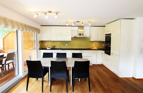 Saas-Fee Apartment | Cosy apartment for 6 guests with WIFI, TV, balcony and pets allowed