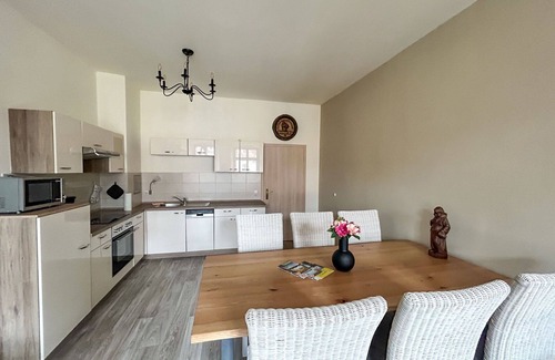 Zittau Apartment | Cosy apartment for 6 guests with WIFI, TV, patio and pets allowed