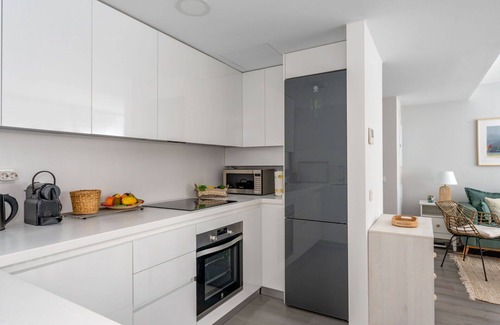 Carretera de Cadiz Apartment | Cosy apartment for 6 guests with WIFI, A/C, pool, TV, terrace and parking