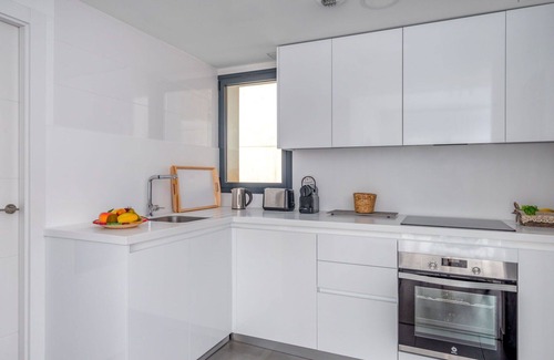 Carretera de Cadiz Apartment | Cosy apartment for 6 guests with WIFI, A/C, pool, TV, terrace and parking