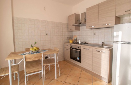 Formia Apartment | Cosy apartment for 6 guests with WIFI, A/C, TV, terrace and pets allowed