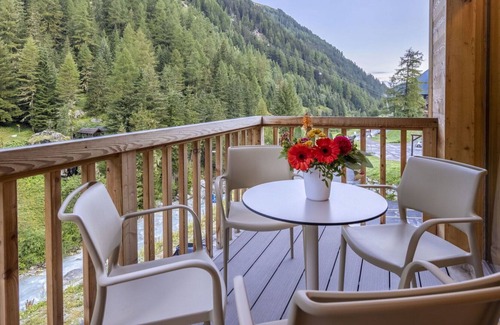 Zinal Apartment | Cosy apartment for 6 guests with WIFI, TV, terrace, pets allowed and parking