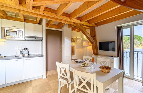Baden Apartment | Cosy apartment for 6 guests with pool, WIFI, TV and panoramic view