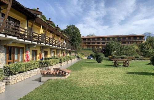 Tremosine Apartment | Cosy apartment for 6 guests with WIFI, hot tub, pool, TV, terrace and pets allowed