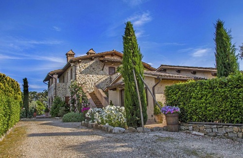 Allerona Apartment | Cosy apartment for 6 people with pool, WIFI, TV, patio, pets allowed and panoramic view