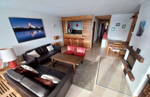 Vex Apartment | Cosy apartment for 6 people with pool, WIFI, TV, balcony and panoramic view