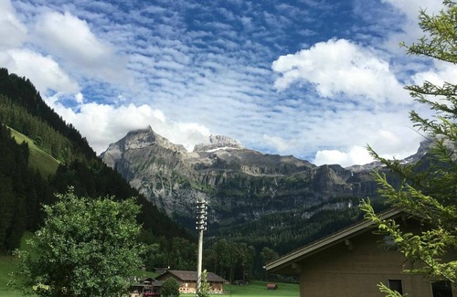 Lenk Apartment | Cosy apartment for 6 people with WIFI, TV, balcony and parking