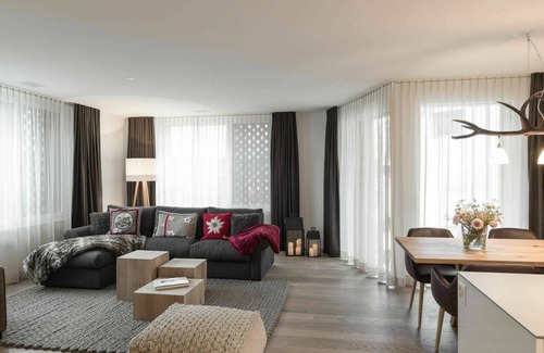 Andermatt Apartment | Cosy apartment for 7 guests with WIFI and parking