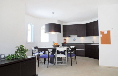 Leukerbad Apartment | Cosy apartment for 7 people with hot tub, WIFI, TV and balcony