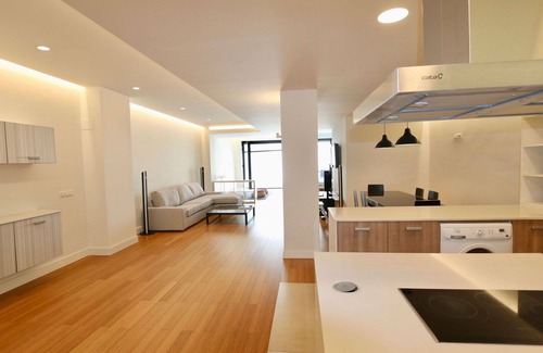 Benimaclet Apartment | Cosy apartment for 7 people with private pool, WIFI, A/C, TV and terrace