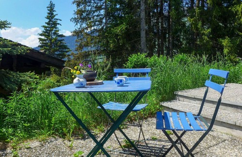 Verbier Apartment | Cosy apartment for 7 guests with WIFI, terrace, pets allowed and parking