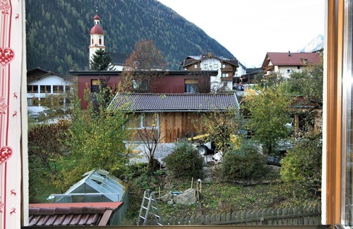 Neustift Im Stubaital Apartment | Cosy apartment for 7 people with WIFI, TV and balcony