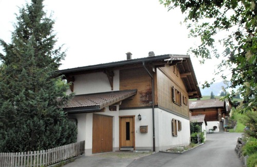 Adelboden Apartment | Cosy apartment for 8 guests with WIFI, balcony and pets allowed