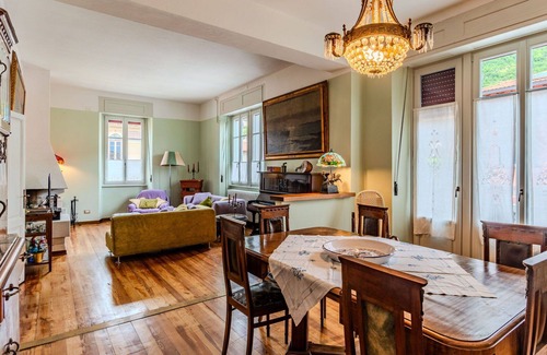 Azzano Apartment | Cosy apartment for 8 people with A/C, WIFI, TV, patio and parking