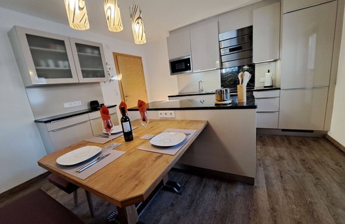 Finkenberg Apartment | Cosy apartment for 4 guests with WIFI, TV and balcony