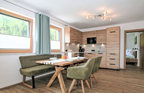 Distelberg Apartment | Cosy apartment for 8 guests with WIFI and terrace