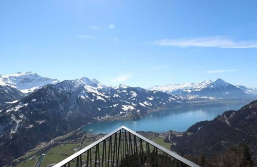 Sundlauenen Apartment | Cosy apartment for 6 guests with WIFI, TV and balcony