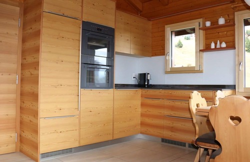 Bettmeralp Apartment | Cosy apartment for 6 guests with WIFI, TV and balcony