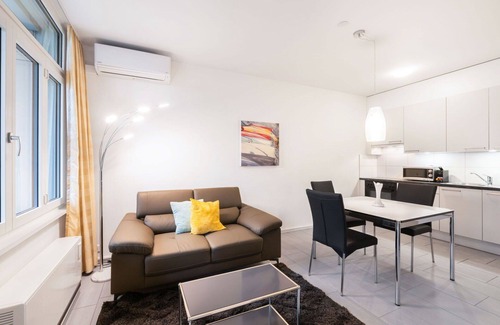 Central Interlaken Apartment | Cosy apartment for 2 people with A/C, WIFI, TV, balcony and parking
