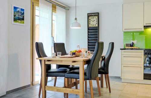 Blausee Apartment | Cosy apartment for 3 guests with hot tub, WIFI, TV, terrace and panoramic view