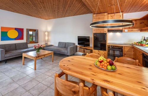 Lenzerheide Apartment | Cosy apartment for 4 guests with TV, balcony and pets allowed
