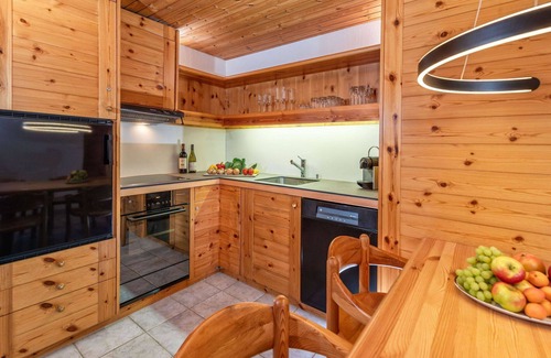 Lenzerheide Apartment | Cosy apartment for 4 guests with TV, balcony and pets allowed