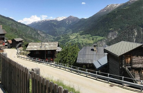 Riederalp Apartment | Cosy apartment for 4 guests with WIFI, TV, balcony and pets allowed
