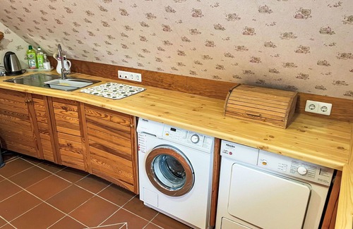 Wanna Apartment | Cosy apartment for 3 guests with hot tub, WIFI, TV, balcony and panoramic view