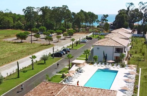 Ghisonaccia Apartment | Cosy apartment for 6 guests with A/C, pool, WIFI, TV, balcony, pets allowed and panoramic view