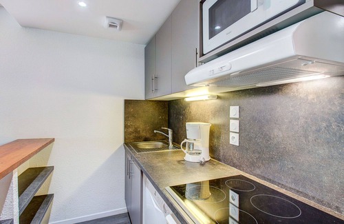 Peyragudes Apartment | Cosy apartment for 8 guests with pool, WIFI, TV, balcony and parking