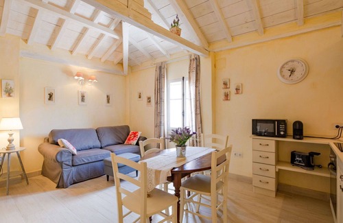 Saint-Jean Apartment | Cosy apartment for 4 people with WIFI, A/C, TV and terrace
