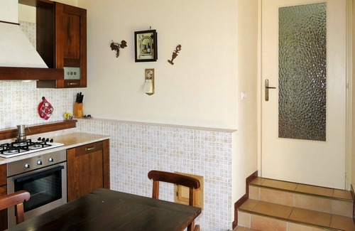 Cossombrato Apartment | Cosy apartment for 3 people with WIFI, pool, A/C, TV, patio and pets allowed
