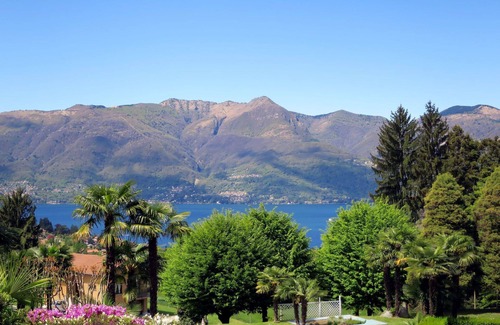 Germignaga Apartment | Cosy apartment for 4 people with pool, WIFI, TV and terrace
