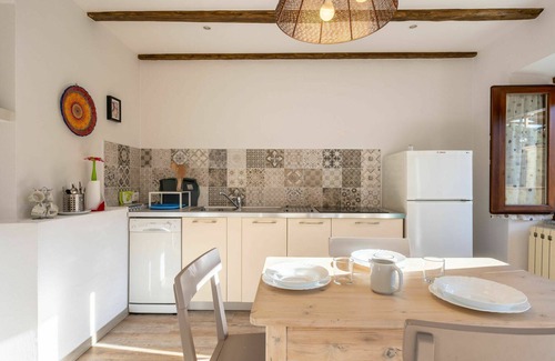 Germignaga Apartment | Cosy apartment for 3 people with WIFI, TV and patio