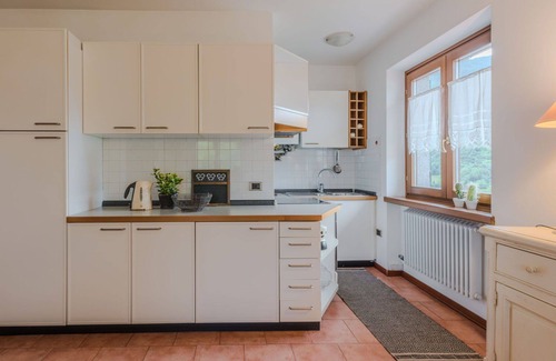 Ranzo Apartment | Cosy apartment for 4 guests with WIFI, TV, terrace and pets allowed