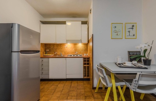 Ponte Arche Apartment | Cosy apartment for 2 guests with TV, patio and pets allowed