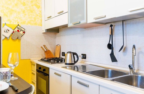Riva Ligure Apartment | Cosy apartment for 4 people with WIFI, balcony, pets allowed and panoramic view
