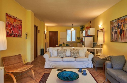 Valsolda Apartment | Cosy apartment for 4 people with pool, WIFI, TV, terrace and pets allowed