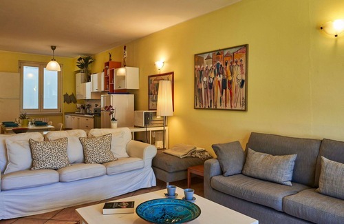 Valsolda Apartment | Cosy apartment for 4 people with pool, WIFI, TV, terrace and pets allowed