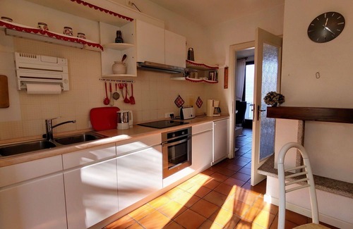 Germignaga Apartment | Cosy apartment for 4 guests with TV and terrace