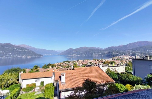 Germignaga Apartment | Cosy apartment for 4 guests with TV and terrace