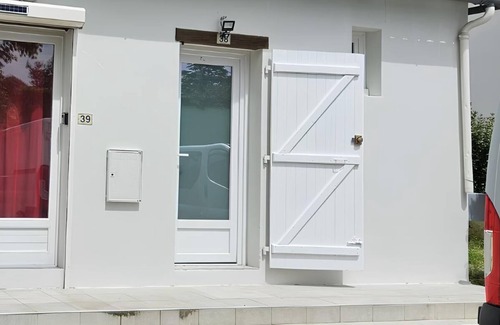 Aire-sur-l'Adour Apartment | Cosy" apartment in a quiet area, Air-conditioned